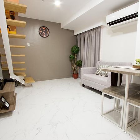 Oasis Regency @ Fort Victoria Bgc Taguig Extérieur photo
