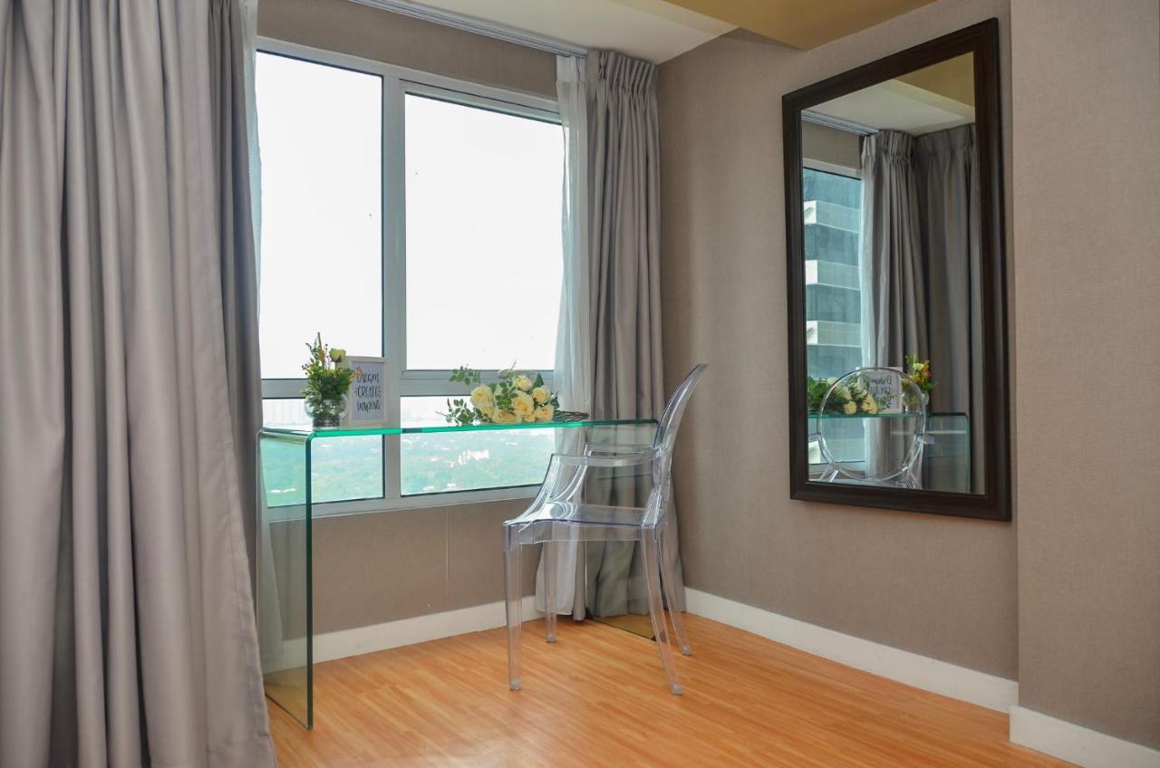 Oasis Regency @ Fort Victoria Bgc Taguig Extérieur photo