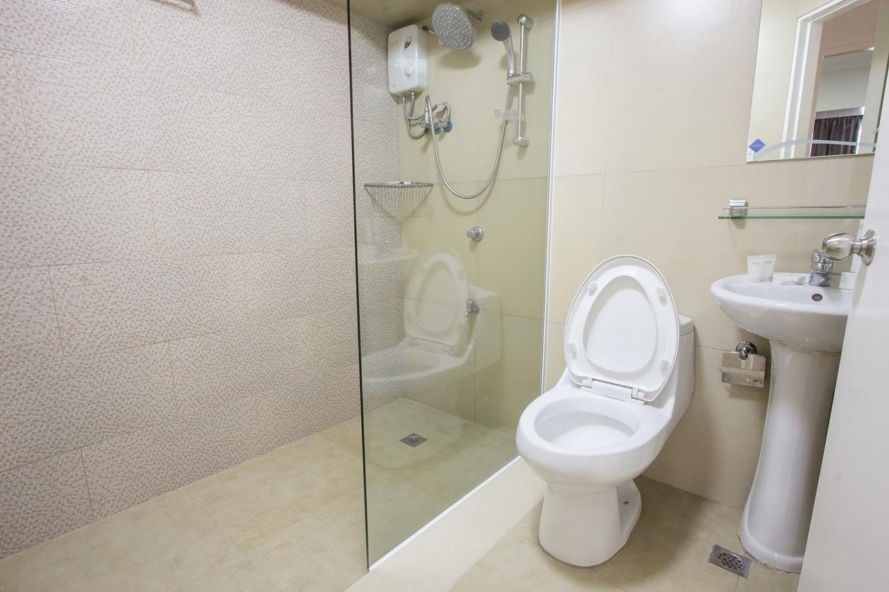 Oasis Regency @ Fort Victoria Bgc Taguig Extérieur photo