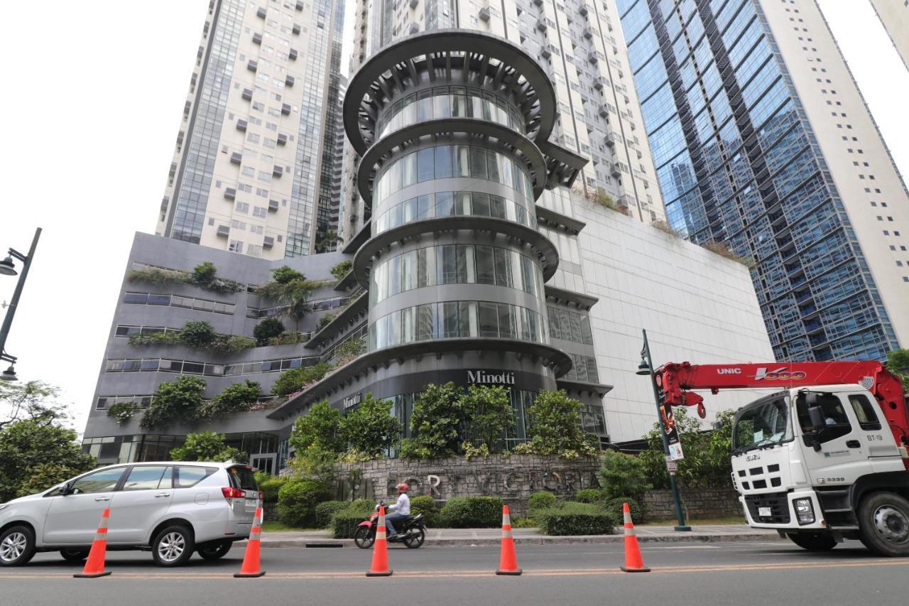 Oasis Regency @ Fort Victoria Bgc Taguig Extérieur photo