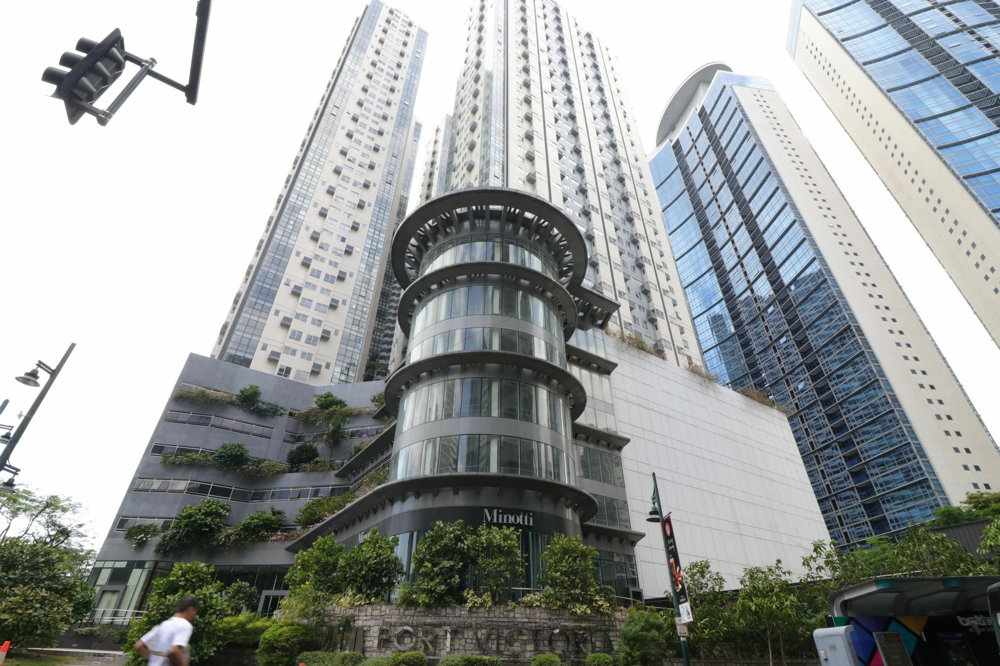 Oasis Regency @ Fort Victoria Bgc Taguig Extérieur photo