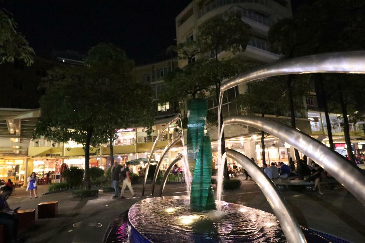 Oasis Regency @ Fort Victoria Bgc Taguig Extérieur photo