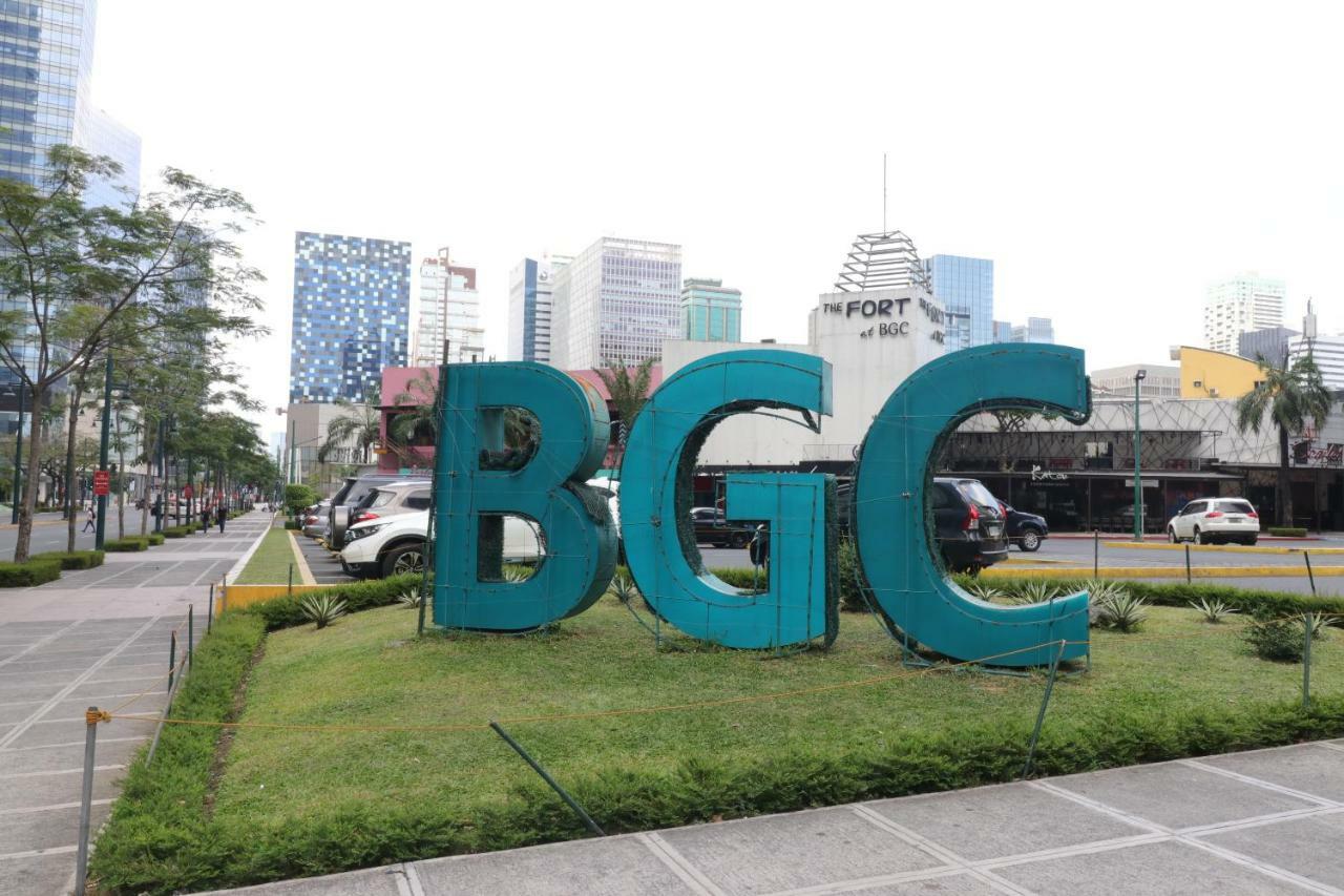 Oasis Regency @ Fort Victoria Bgc Taguig Extérieur photo