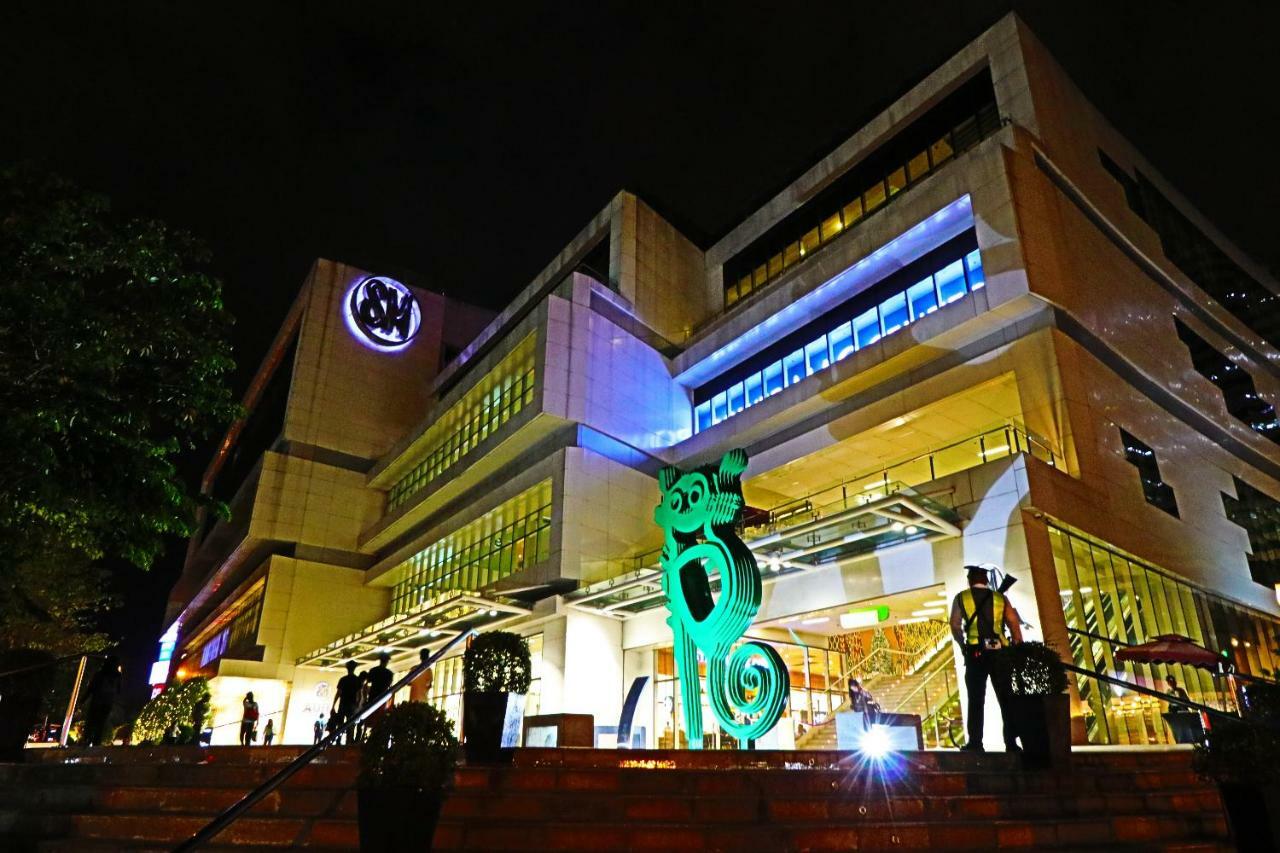 Oasis Regency @ Fort Victoria Bgc Taguig Extérieur photo