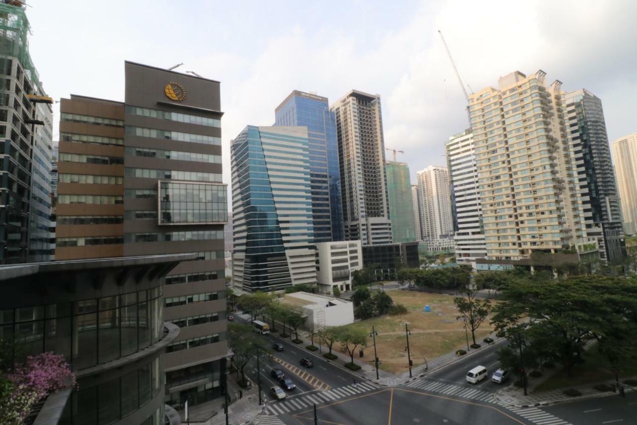 Oasis Regency @ Fort Victoria Bgc Taguig Extérieur photo