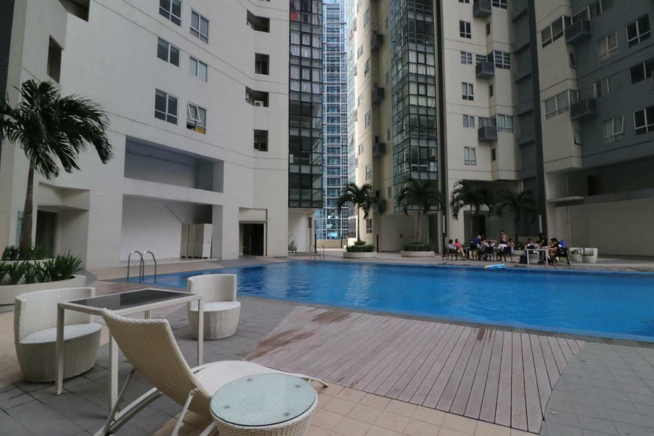 Oasis Regency @ Fort Victoria Bgc Taguig Extérieur photo